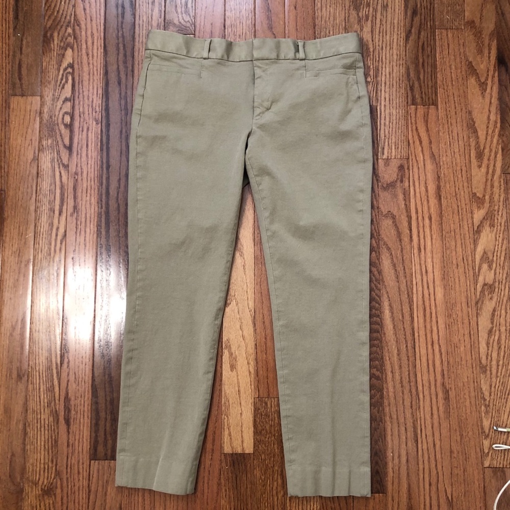 Banana Republic Pants - Sloan Fit - Size 8 (tan)